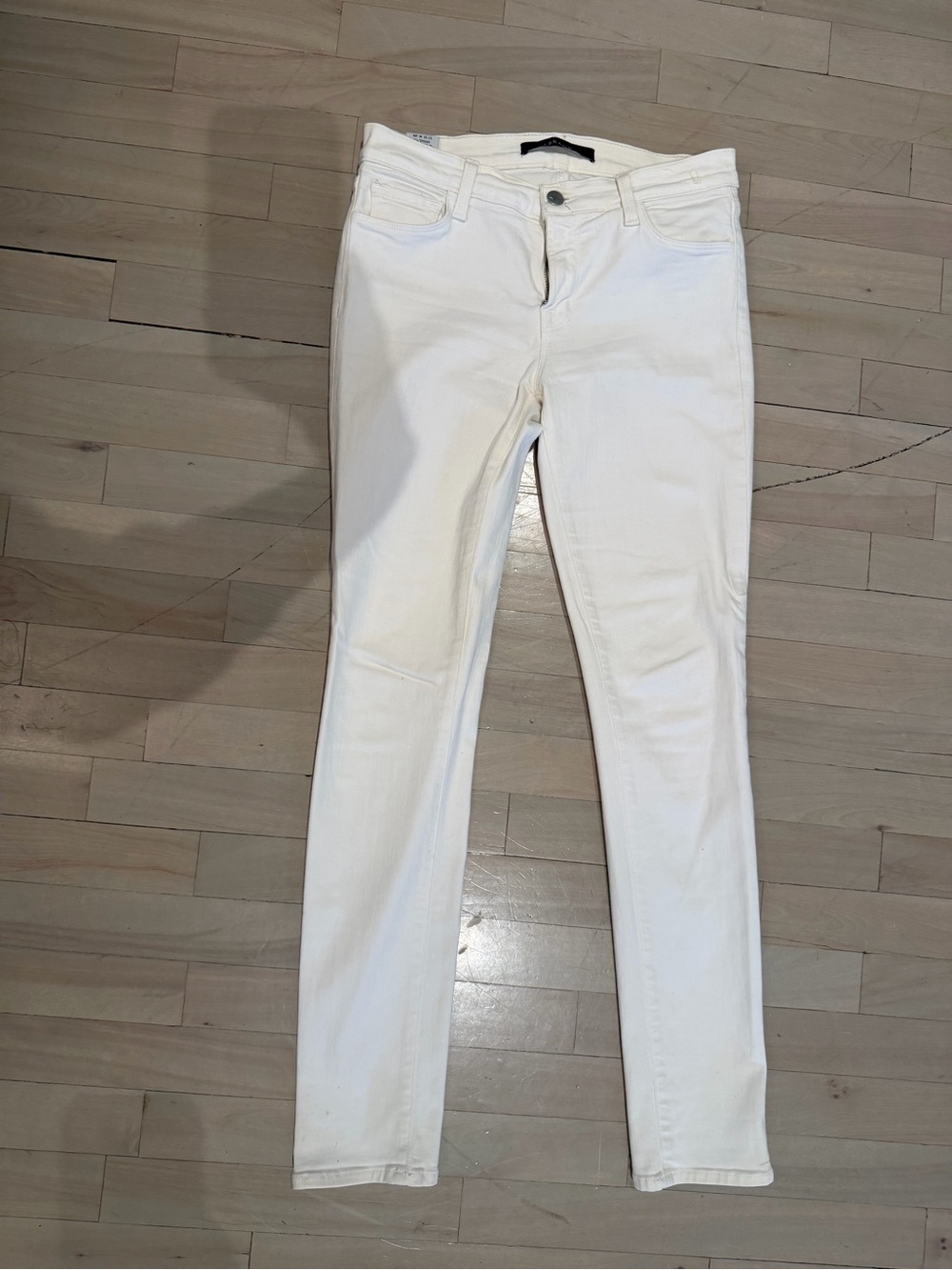 J Brand White Skinny Jeans — Sleek Slim Fit